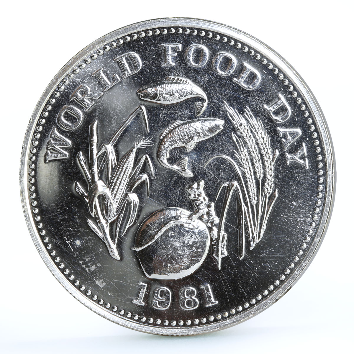 Philippines 25 piso World Food Day Fish Fruit Crops silver coin 1981