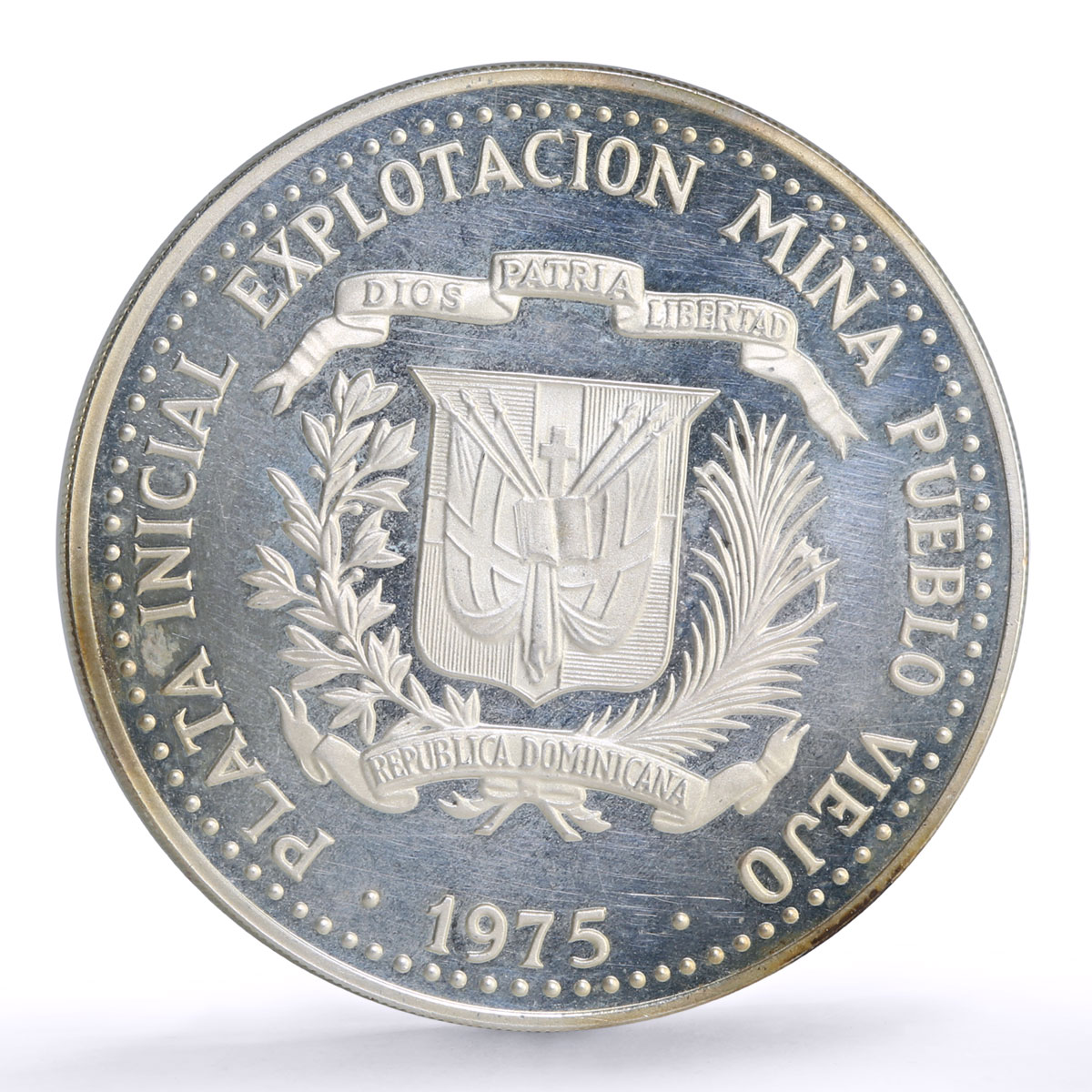 Dominican Republic 10 pesos Pueblo Viejo Mine Taino Sculpture Art Ag coin 1975