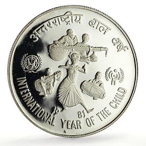 India 100 rupees UNICEF Save the Children Child Year proof silver coin 1981