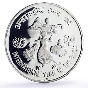 India 100 rupees UNICEF Save the Children Child Year proof silver coin 1981