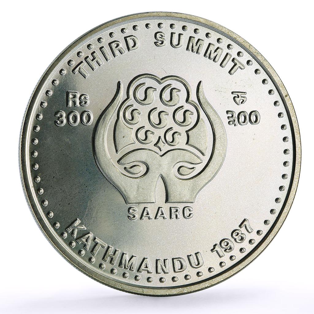 Nepal 300 rupees SAARC Summit Conference Kathmandu silver coin 1987
