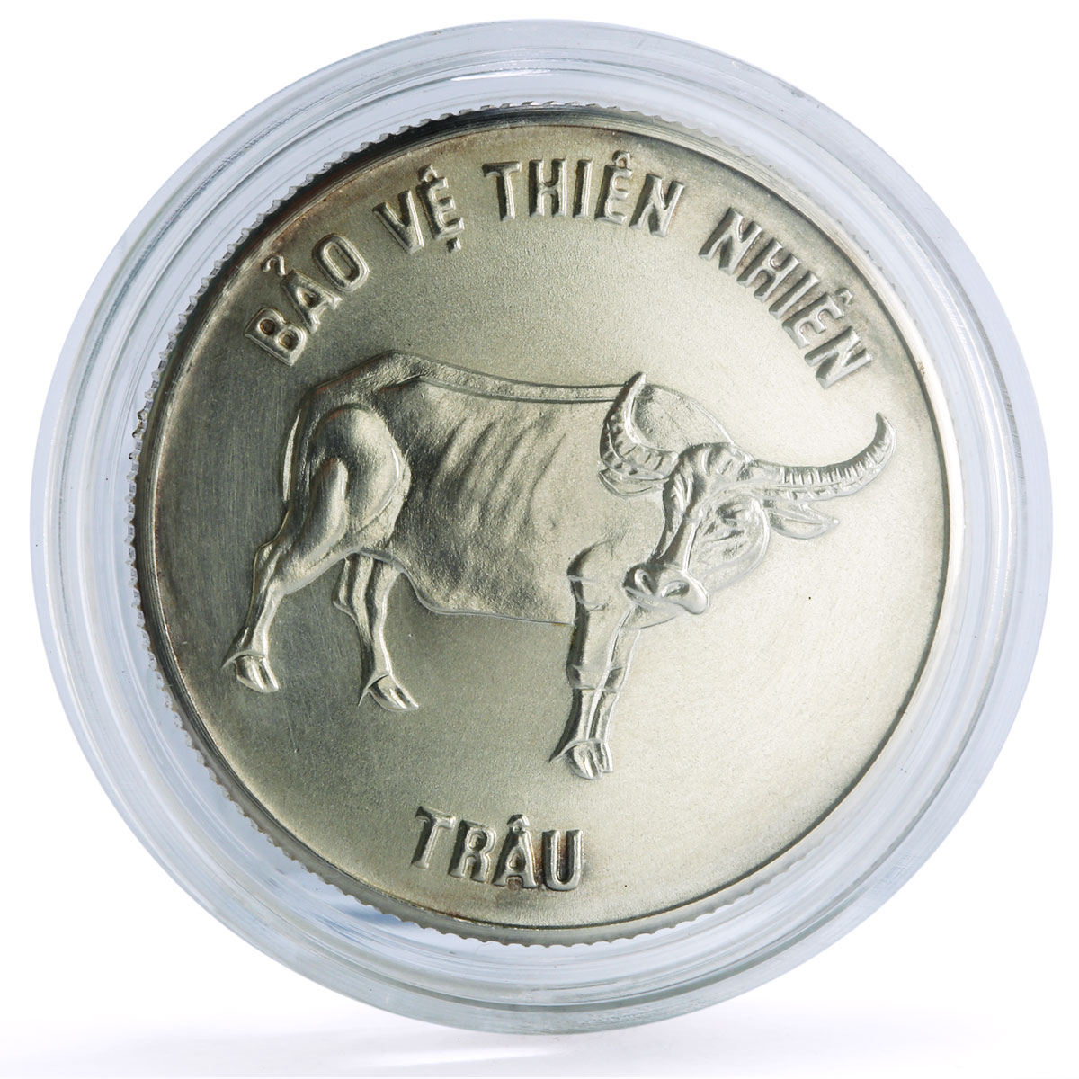 Vietnam 100 dong Buffalo Bull Protection Nature Wildlife Fauna silver coin 1986