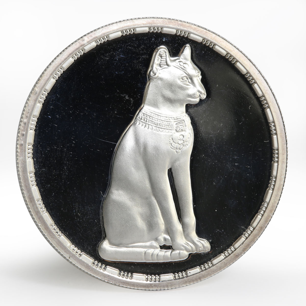 Egypt 5 pounds Seated jeweled cat proof silver coin 1994