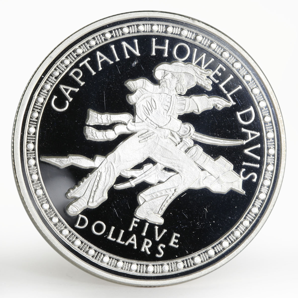 Bahamas 5 dollars Famous Pirates series Captain Howell Davis silver coin 1993