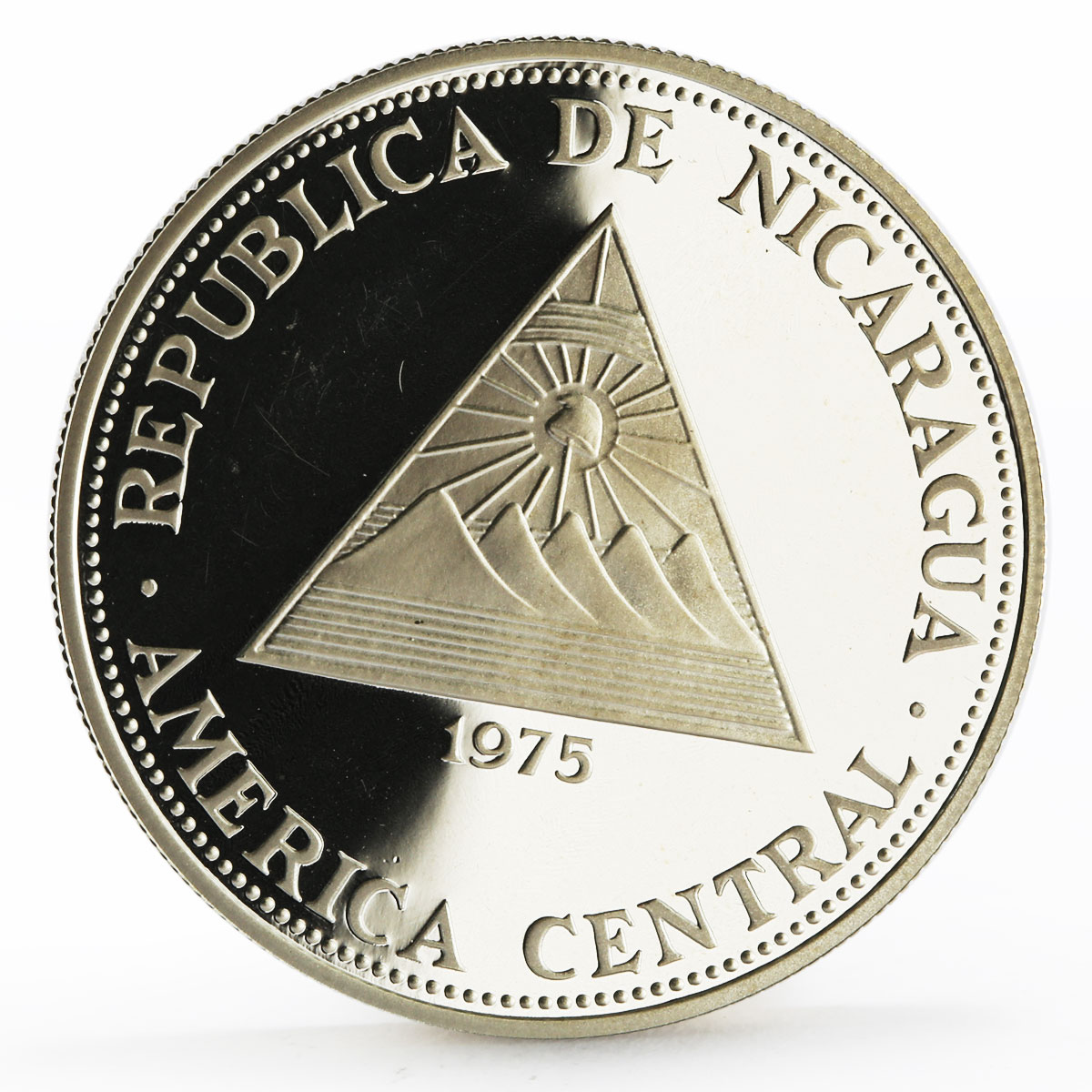 Nicaragua 100 cordobas US Bicentennial Moon Landing proof silver coin 1975