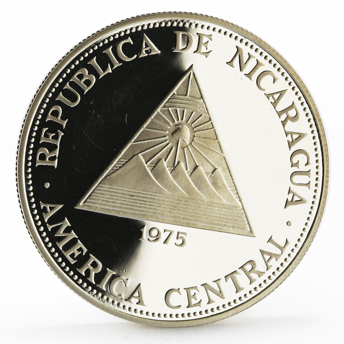Nicaragua 100 cordobas US Bicentennial Moon Landing proof silver coin 1975