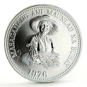 Philippines 25 piso FAO Food Day Woman Holding Grain silver coin 1976