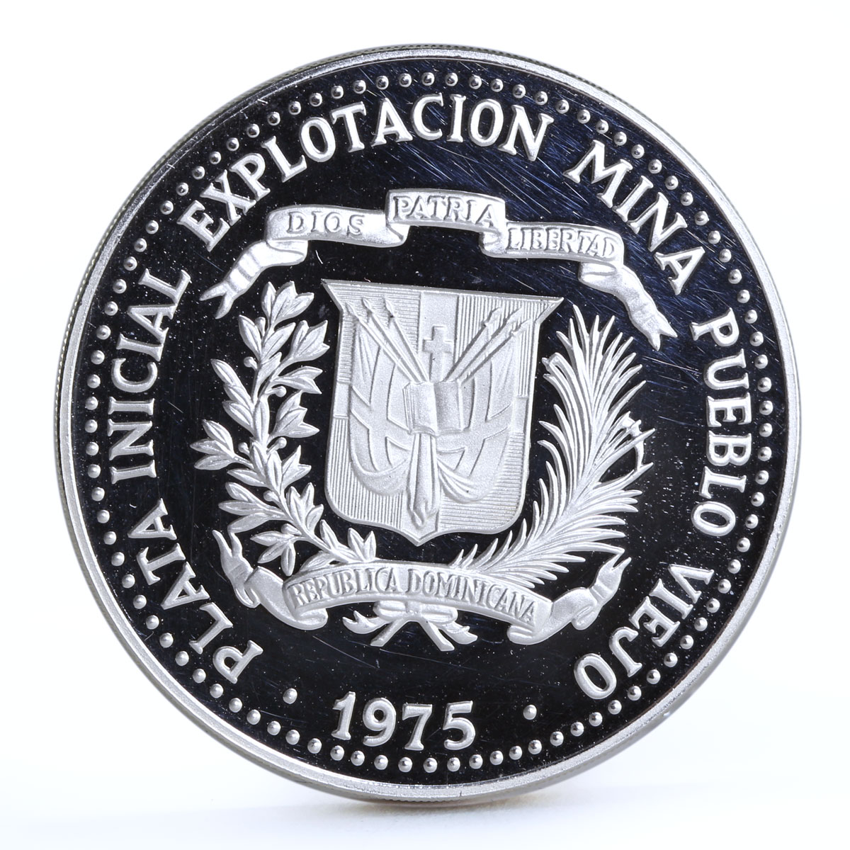 Dominican Republic 10 pesos Calture Taino Art Statuette proof silver coin 1975
